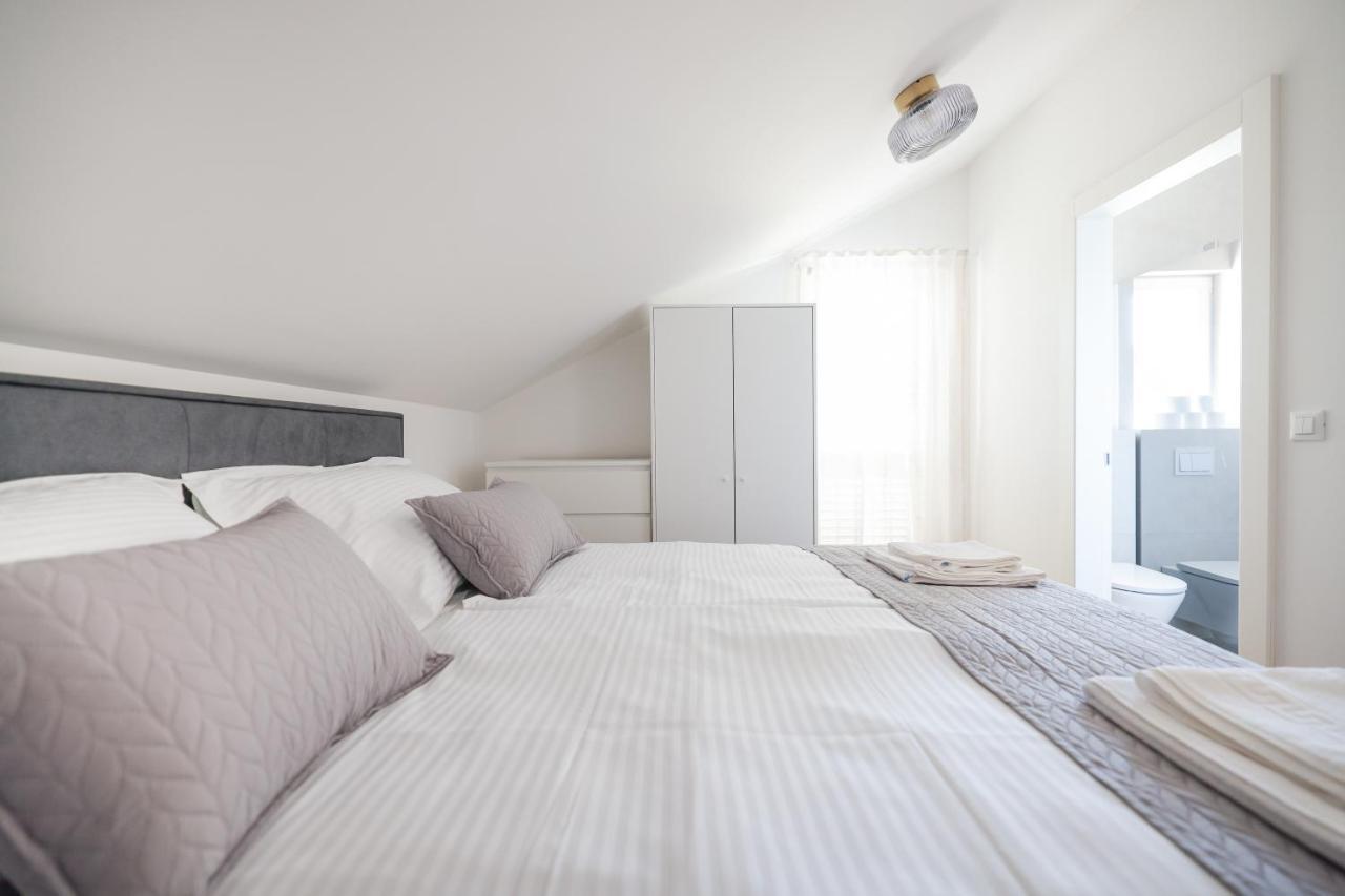 Apartments Mila Свети свети Филип и Яков Екстериор снимка