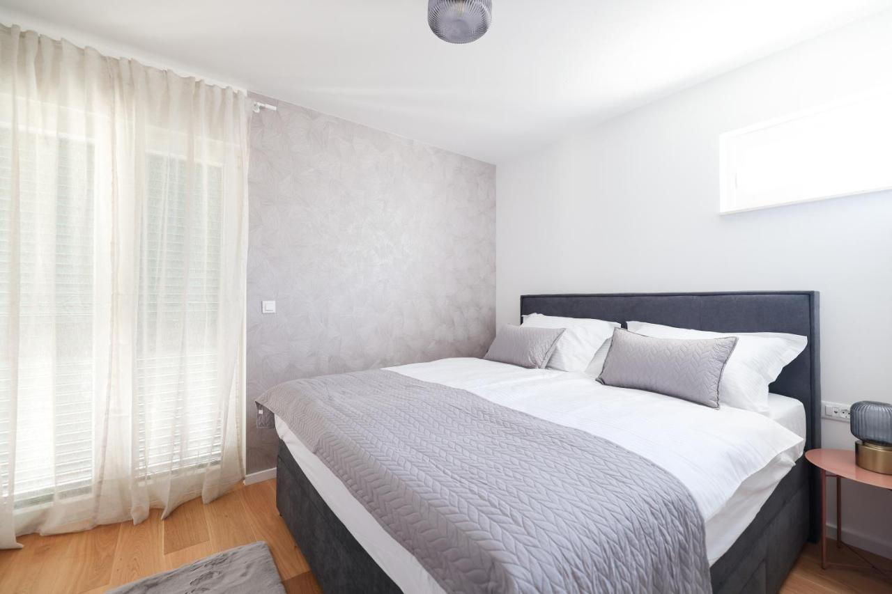 Apartments Mila Свети свети Филип и Яков Екстериор снимка