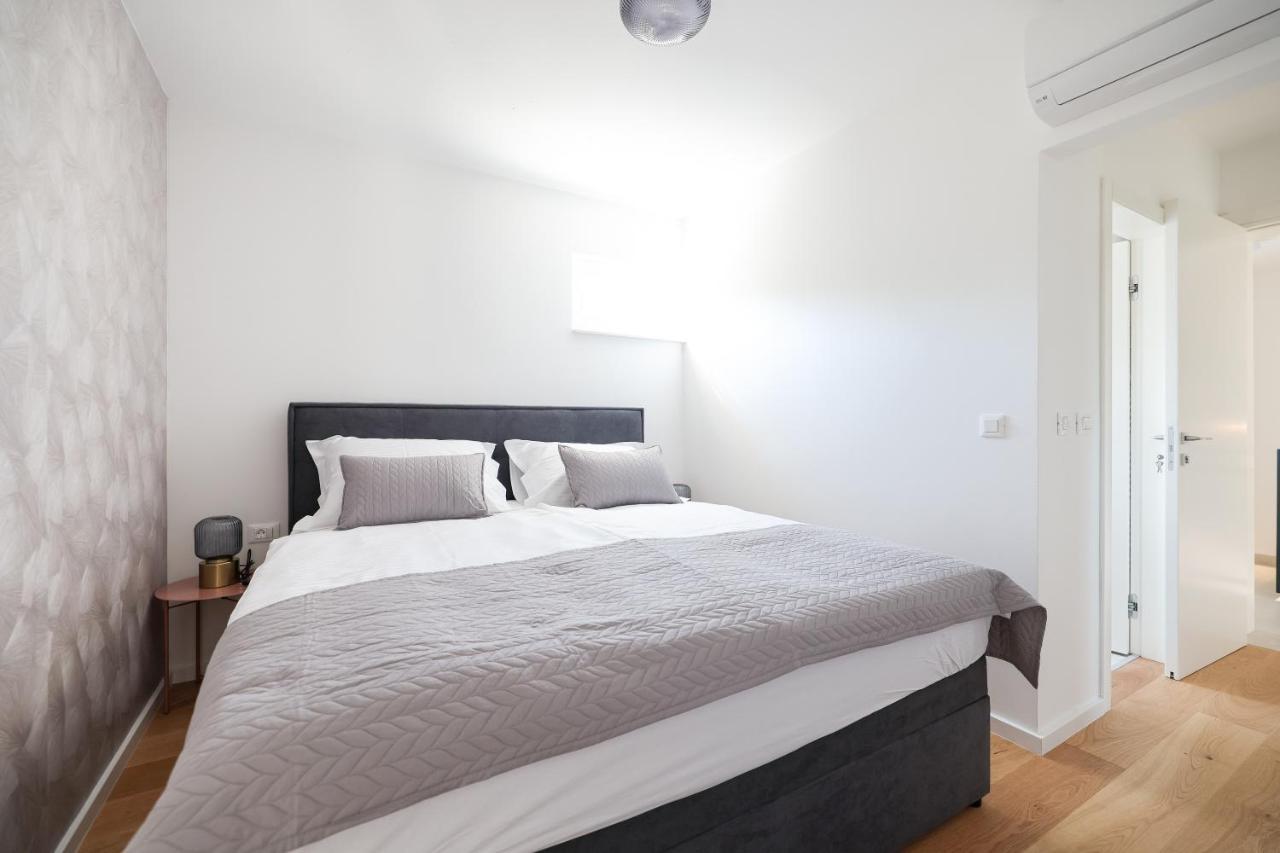 Apartments Mila Свети свети Филип и Яков Екстериор снимка