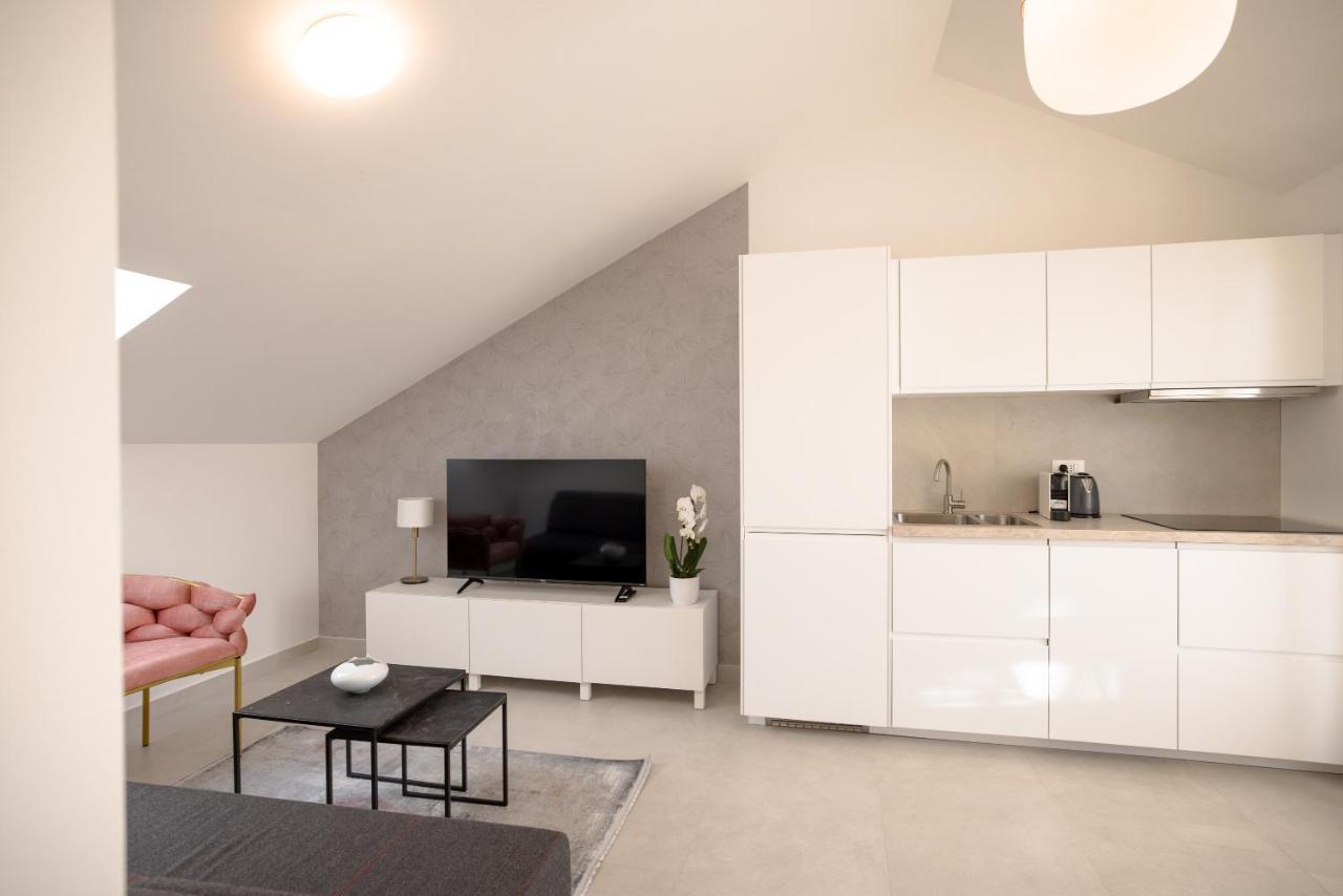 Apartments Mila Свети свети Филип и Яков Екстериор снимка