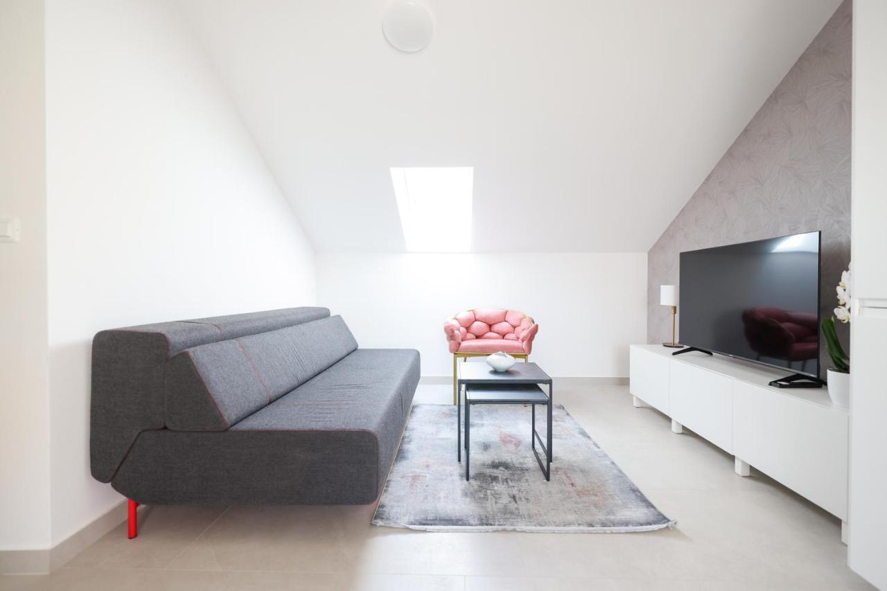 Apartments Mila Свети свети Филип и Яков Екстериор снимка